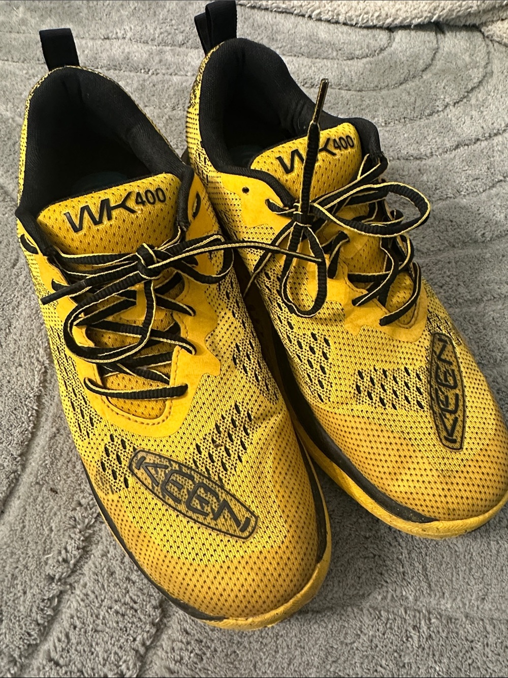 Keen WK400 Men’s Yellow and Black Athletic Shoes
